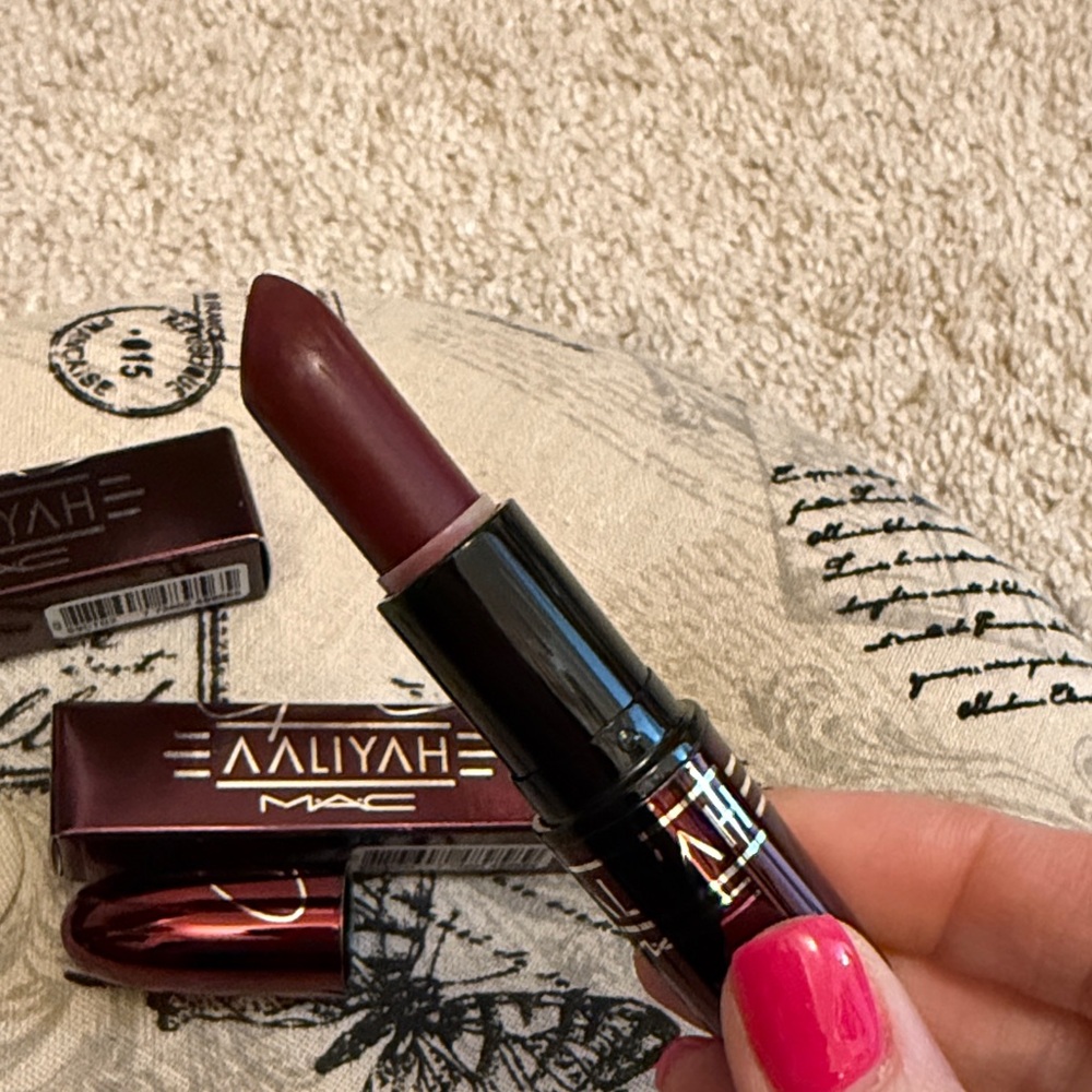 MAC Cosmetics Aaliyah Lipstick - Rich Plum